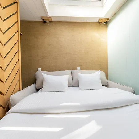 بيت للعطل Treehouse In Tournai With Sauna & Forest Views *