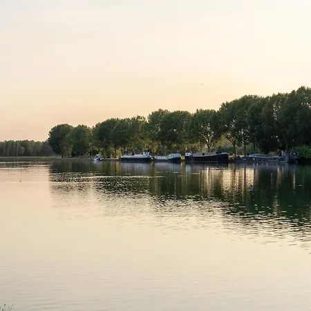 Treehouse In Tournai With Sauna & Forest Views *