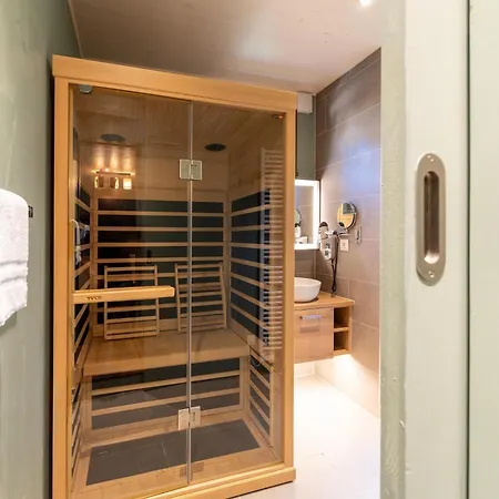Treehouse In Tournai With Sauna & Forest Views Antoing