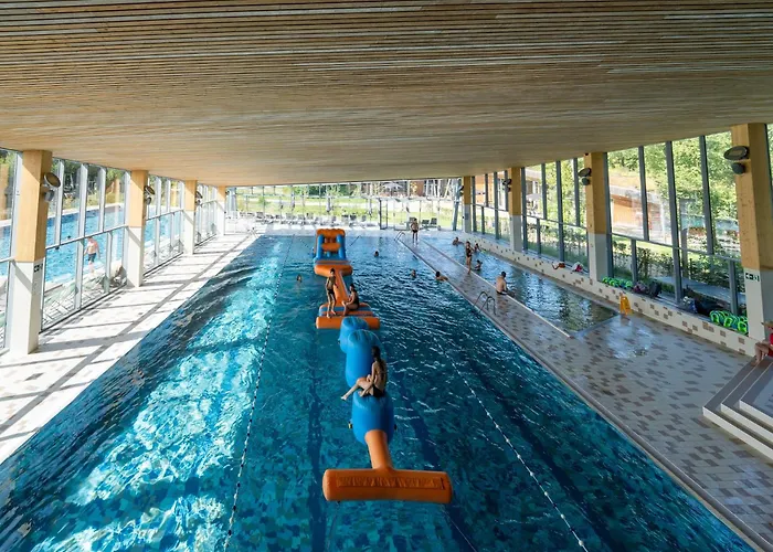Treehouse In Tournai With Sauna & Forest Views *