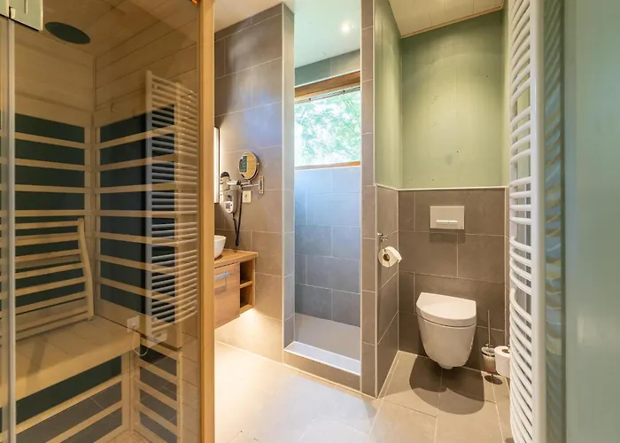 Treehouse In Tournai With Sauna & Forest Views Casa vacanze