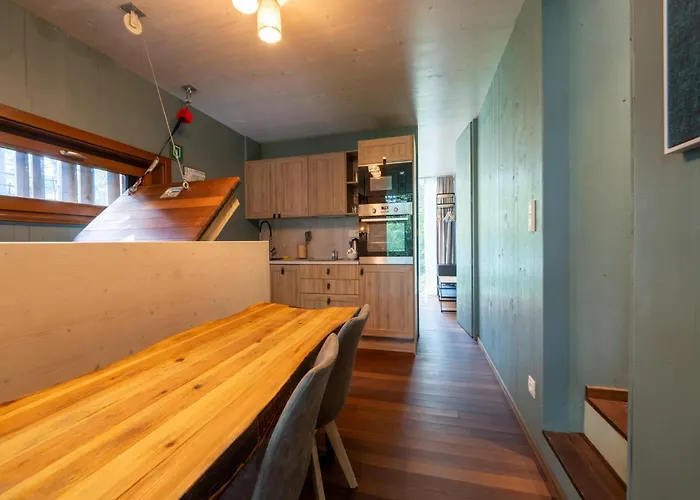 Treehouse In Tournai With Sauna & Forest Views Casa vacanze Antoing