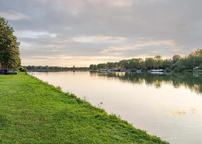 Treehouse In Tournai With Sauna & Forest Views Casa vacanze Antoing